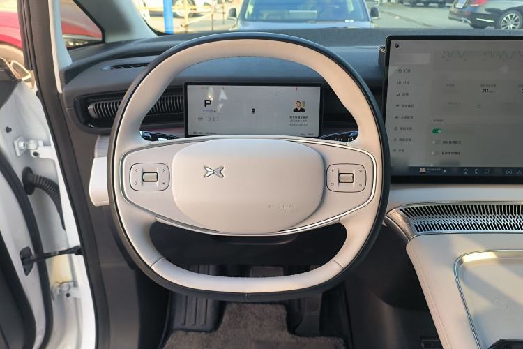 Used XPeng X9 2024 702 Ultra-Long Range Max
