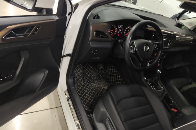 Used Volkswagen Tharu 2020 280TSI Two-Wheel Drive Luxury Edition China VI Standard