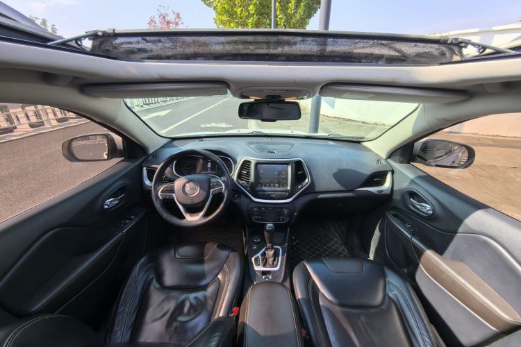 Used Jeep Cherokee 2015 2.4L Elite Edition
