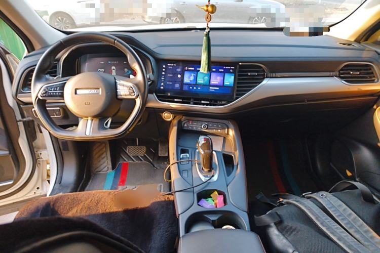 Used Haval F7 2021 1.5T Two-Wheel Drive i-Type Center Console