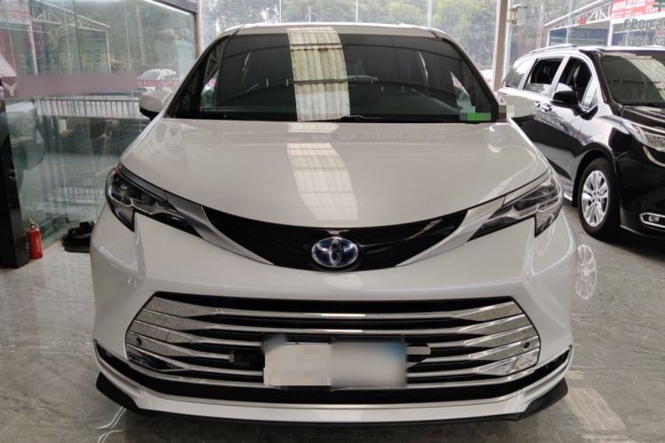 Used Toyota SIENNA 2021 2.5L Hybrid Premium Edition Front