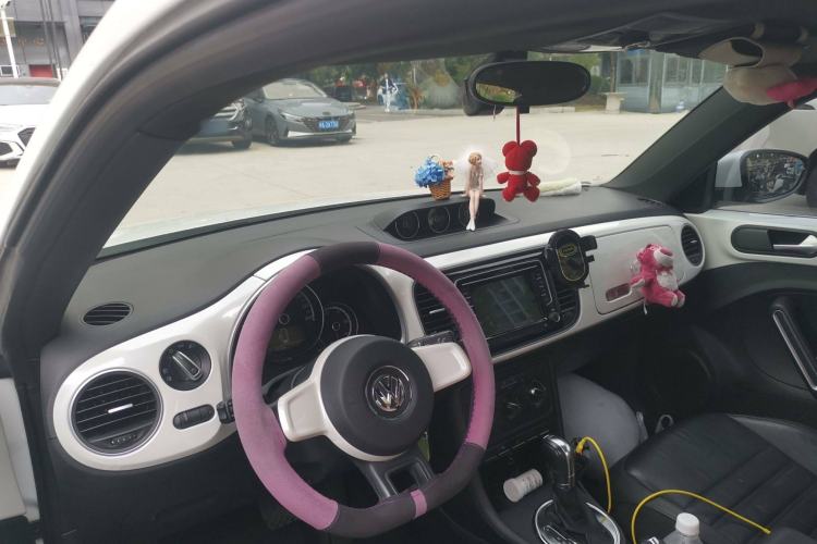 Used Volkswagen Beetle 2013 1.4 TSI Comfort Model Headliner