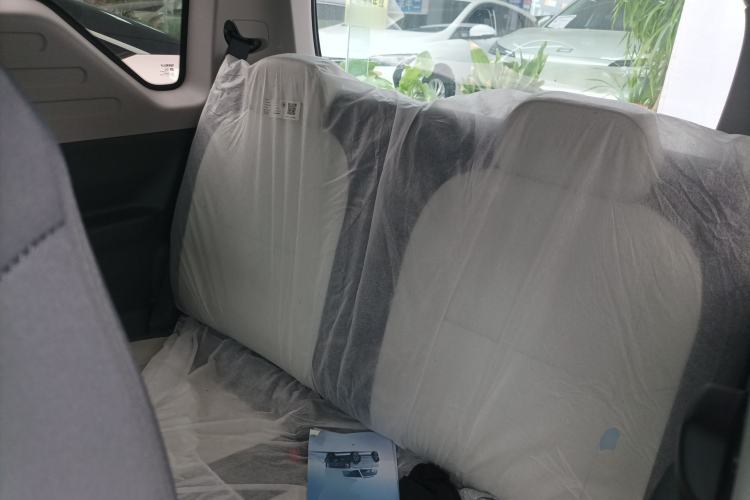 Used Geely Galaxy Panda 2025 210km Panda Rider Left Rear Seat