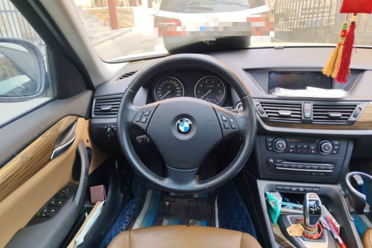 Used BMW X1 2012 xDrive20i Luxury Model Steering Wheel