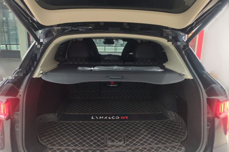 Used Lynk & Co 01 2019 2.0T Two-Wheel-Drive Pro Version China VI Standard Trunk