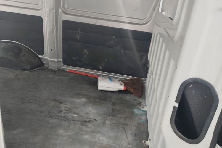 Used CHANGAN KAICHENG Ruixing M80 2018 1.5L Comfort Van Flat Roof Back-Hinged Doors 4G15S