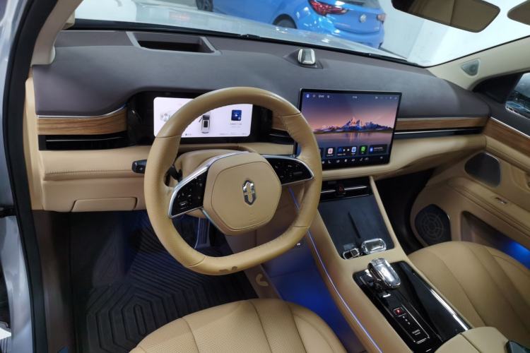 Used Hima AITO M7 2024 1.5T Intelligent Drive 4x4 Max Edition 6 Seats Center Console