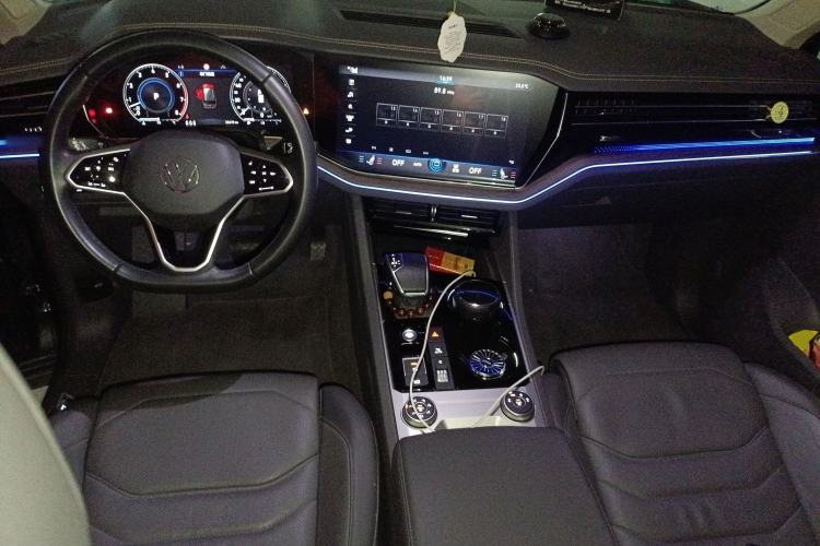 Used Volkswagen Touareg 2022 3.0 TSI Luxury Edition Black Diamond Sport Package