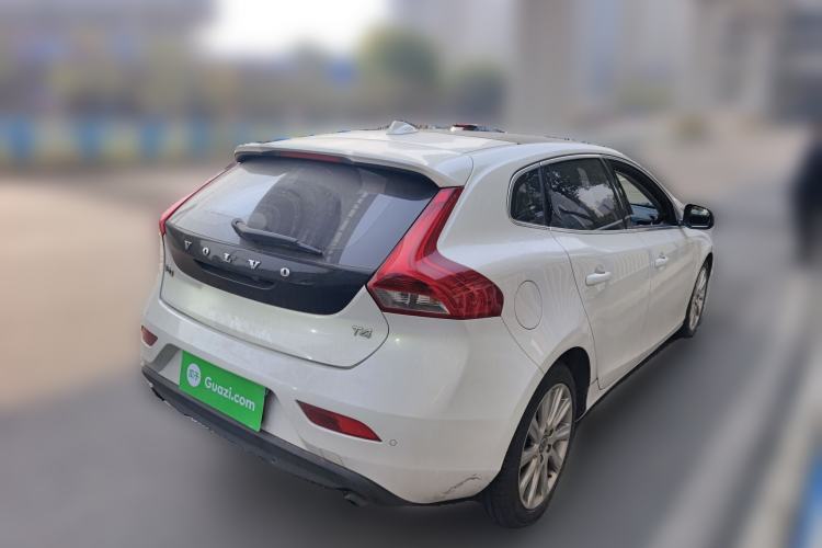 Used Volvo V40 2016 T4 Smart Luxury Edition