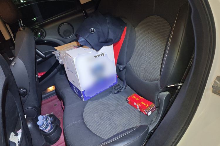 Used MINI Countryman 2013 1.6T COOPER ALL4 Fun Left Rear Seat