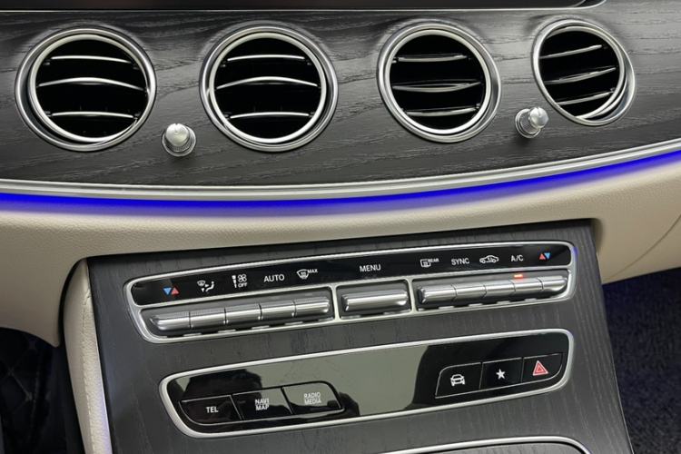 Used Mercedes-Benz E-Class 2022 Second Facelift E 300 L Luxury Edition Interior 3