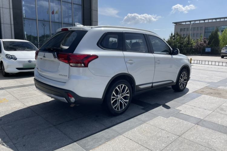 Used Mitsubishi Outlander 2018 2.0L Two-Wheel Drive Glory Edition 5 Seats
