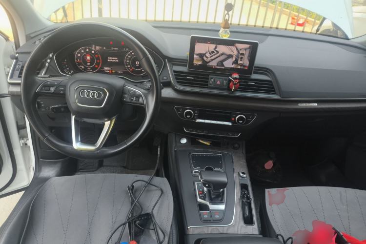 Used Audi Q5L 2018 40 TFSI Prestige Fashion Edition China V Center Console