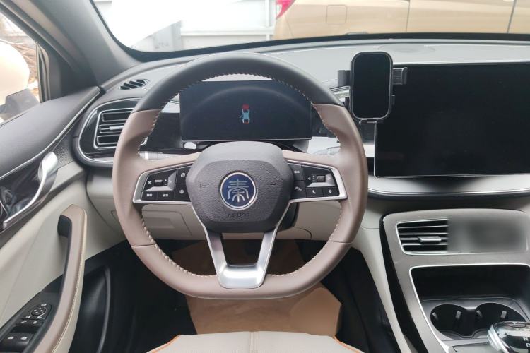 Used BYD Qin PLUS 2023 Champion Edition DM-i 120KM Beyond Model Steering Wheel