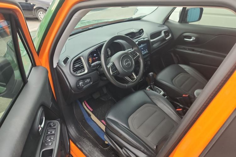 Used Jeep Renegade 2019 220T Automatic Elite Edition Driver Seat