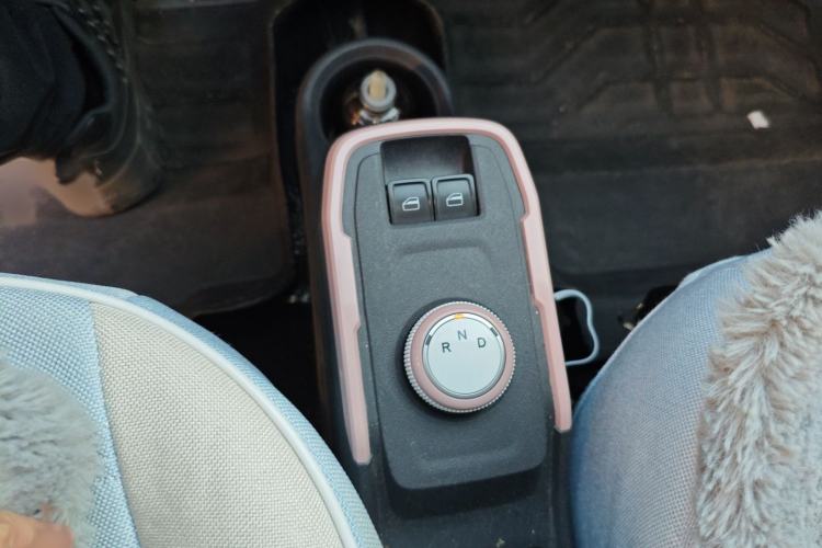 Used Chery QQ Ice Cream 2022 170km Sundae Phosphate Lithium-Ion