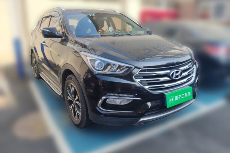 Used Hyundai Santa Fe 2017 2.4L Automatic Two-Wheel Drive Smart Version 5 Seats