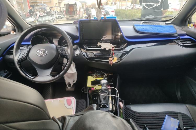Used Toyota IZOA 2018 2.0L Yichi Version China VI Standard Center Console