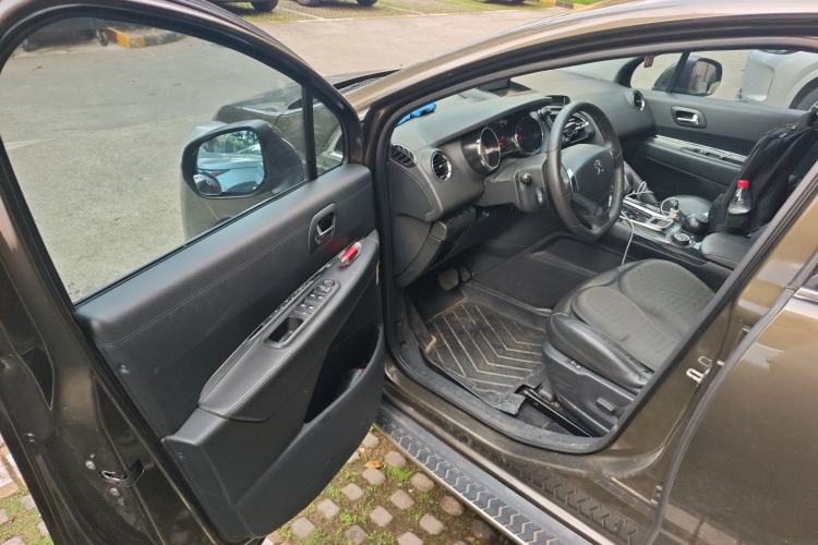 Used Peugeot 3008 2013 1.6THP Automatic Trend Edition Driver Seat