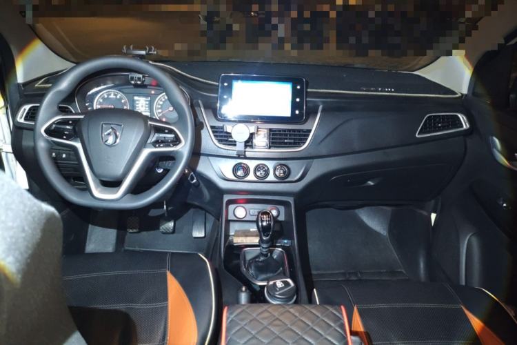 Used Baojun 730 2019 1.5L Manual Fashion Model 7-seater China VI
