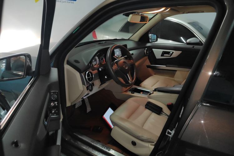 Used Mercedes-Benz GLK-Class 2014 GLK 260 4MATIC Dynamic Model Left Front Seat