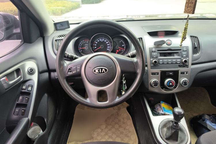 Used Kia Forte 2011 1.6L MT GL Steering Wheel