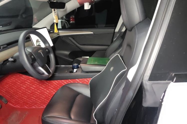 Used Tesla Model Y 2021 Standard Range Rear-Wheel Drive Version Left Front Seat