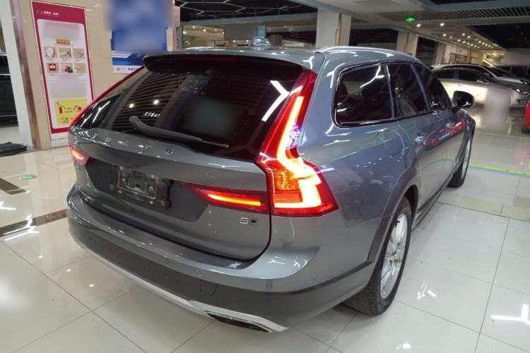 Used Volvo V90 2017 Cross Country T5 AWD Smart Range Edition