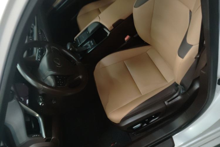 Used Lexus ES 2020 300h Premier Edition
