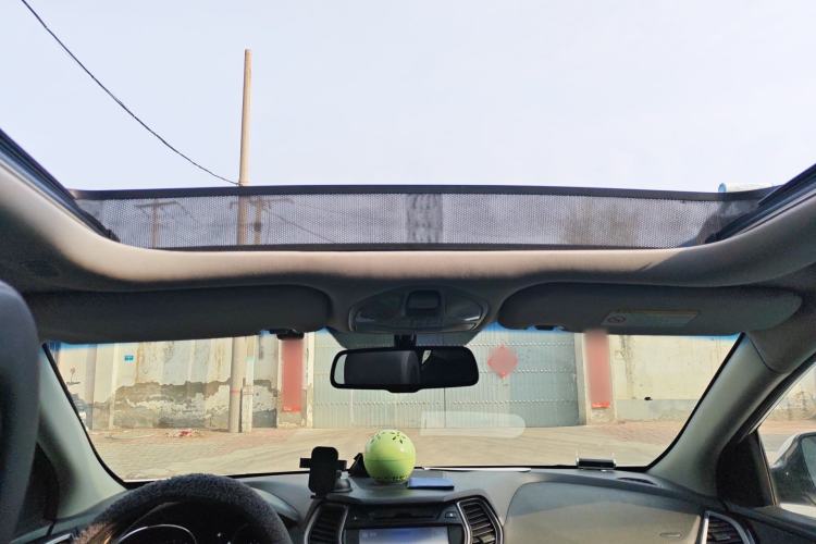 Used Hyundai Santa Fe 2015 2.4L Automatic Two-Wheel Drive Smart Version 5 Seats