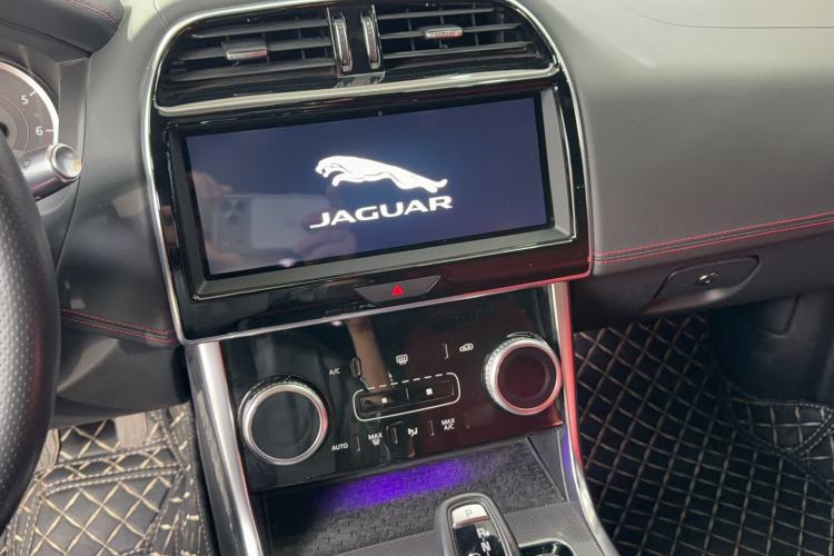 Used Jaguar XEL 2020 2.0T 200 PS R-DYNAMIC S Advanced Sport Edition Audio And AC Panel