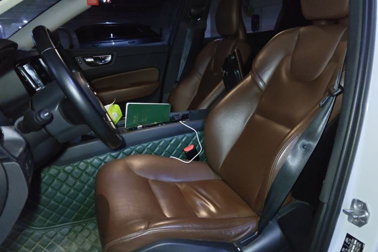 Used Volvo XC60 2019 T5 4x4 Smart Edition China VI Standard
