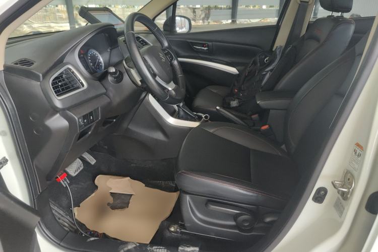 Used Suzuki S-Cross 2015 1.6L CVT Two-Wheel Drive Elite Version Left Front Seat