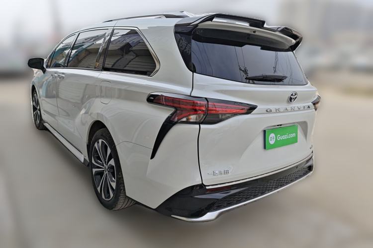 Used Toyota Granvia 2023 2.5L Hybrid Flagship VIP Edition