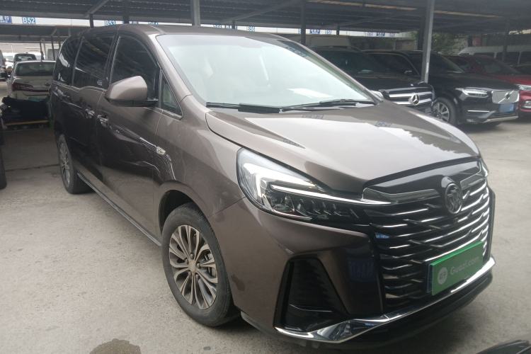 Used Buick GL8 2023 Facelifted Land Cruiser Executive Luxury Version
