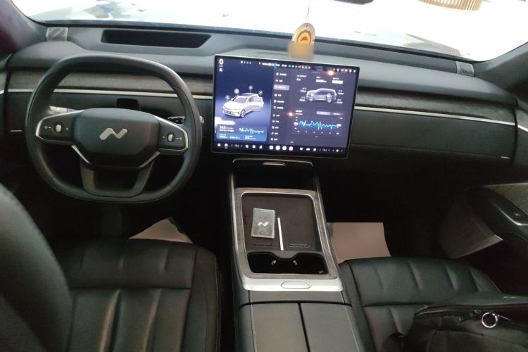 Used ONVO Luxeed L90 2025 Model—Max Six-Seater Version
