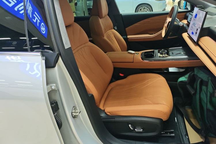 Used Geely Galaxy Galaxy 8 2025 130km EM-i Flagship Edition
