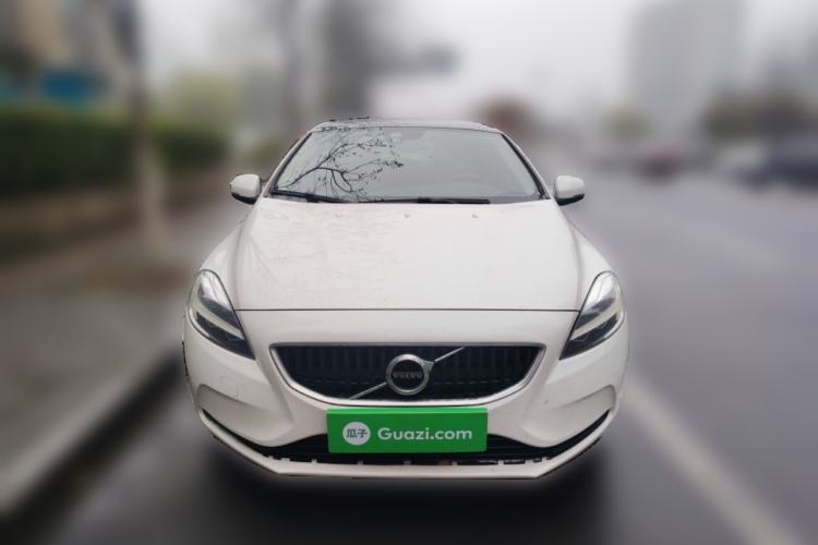 Used Volvo V40 2018 T3 Zhiyi Edition
