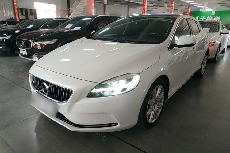Used Volvo V40 2019 T3 Smart Luxury Edition