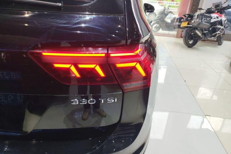 Used Volkswagen Tiguan L 2023 330TSI Automatic Two-Wheel Drive R-Line Enjoyment Edition Right Rear Taillight