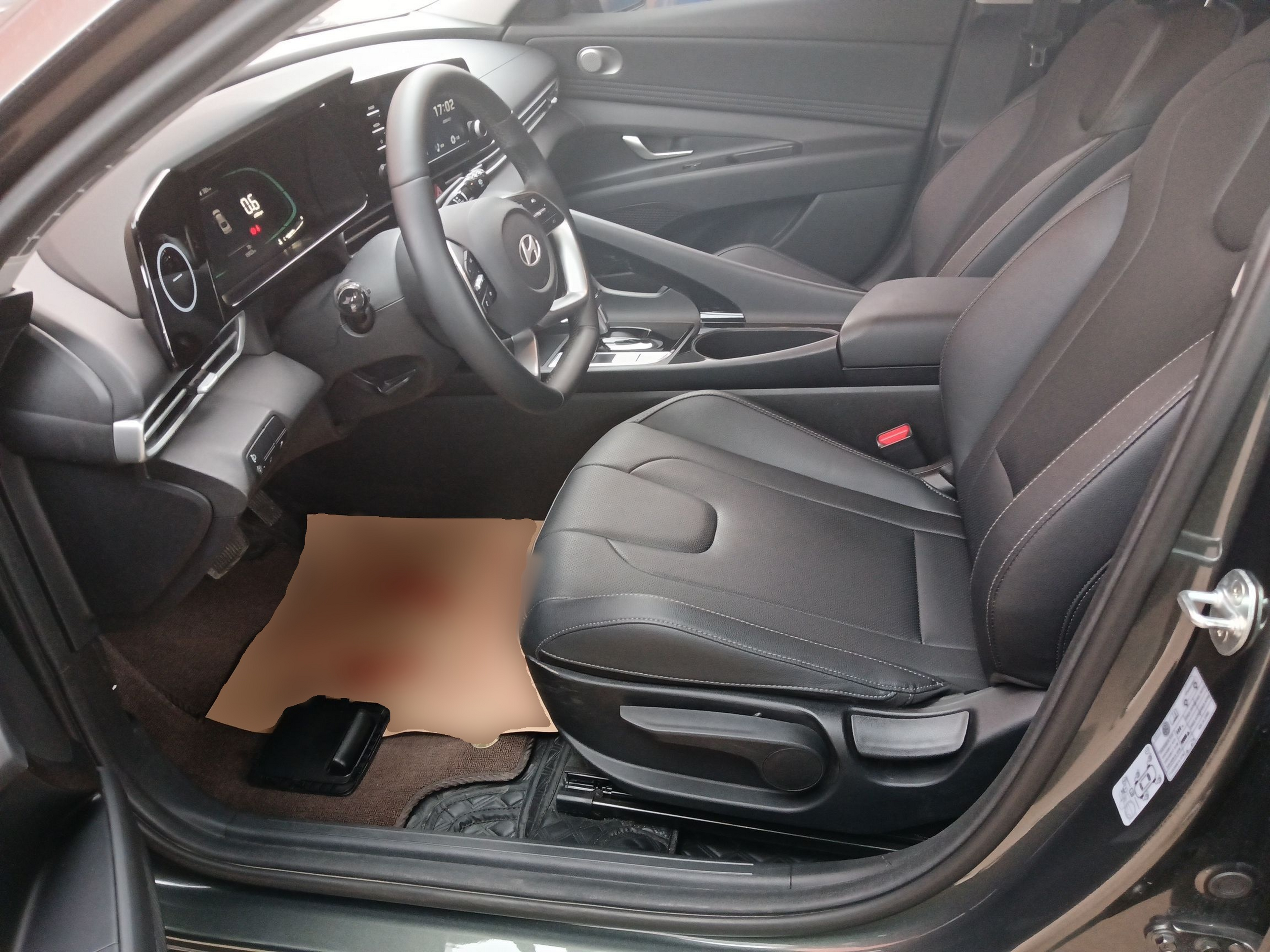 Переднее сиденье в автомобиле