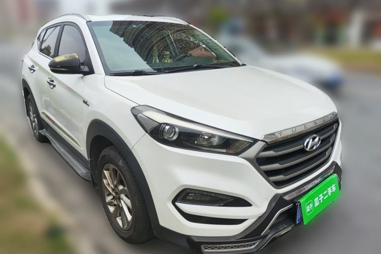 Used Hyundai Tucson 2015 1.6T Dual-Clutch Two-Wheel-Drive Smart Model Front Right 45 Deg