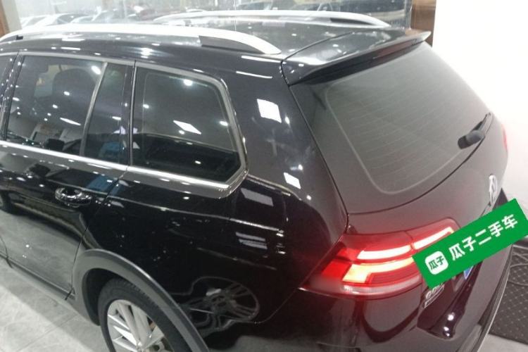 Used Volkswagen Golf 2019 1.8TSI Travel Edition Rear Left 45 Deg