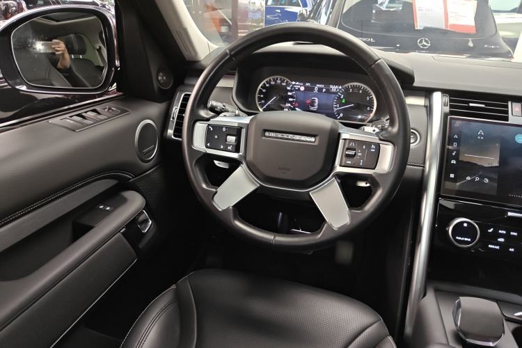 Used Land Rover Discovery 2023 360 PS R-Dynamic S