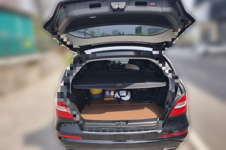 Used Mercedes-Benz R-Class 2017 R 320 4MATIC Business Edition Prestige Model