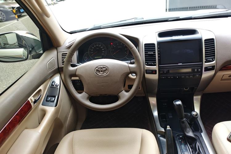 Used Toyota Prado 2004 GX 2.7 Automatic Model
