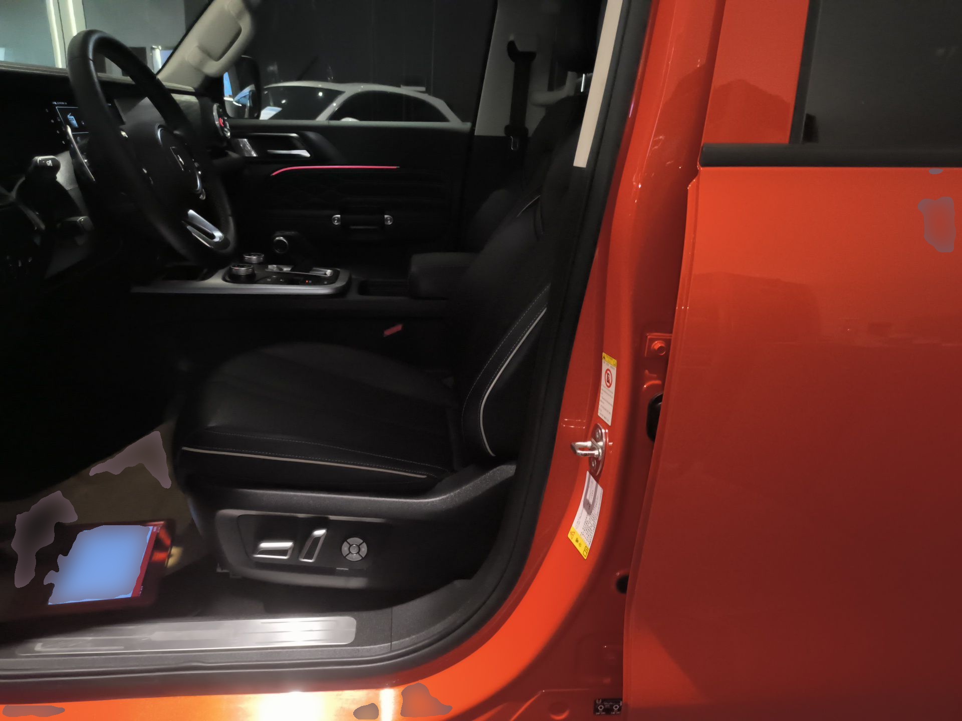 المقاعد الأمامية داخل السيارة