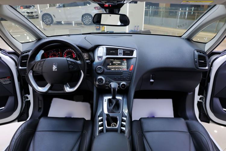 Used DS 5 2015 1.6T Luxury Edition THP160