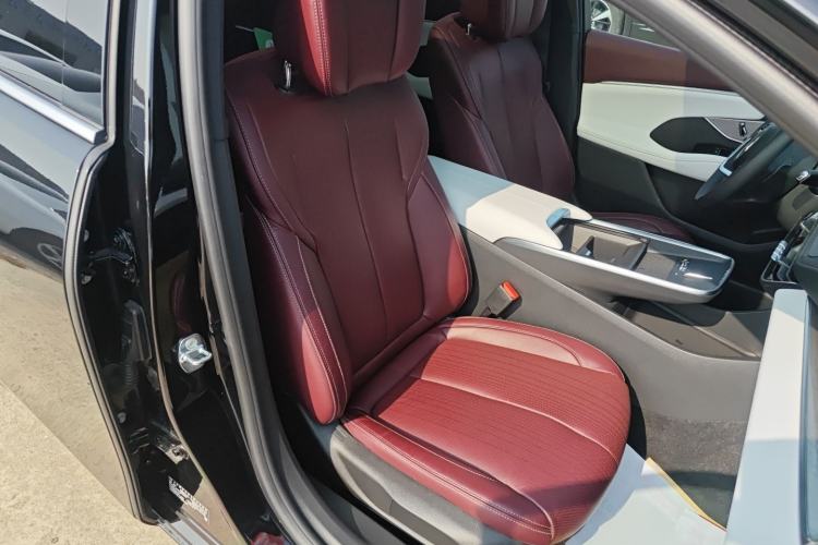 Used Buick LaCrosse 2024 28T Luxury Edition Right Front Seat