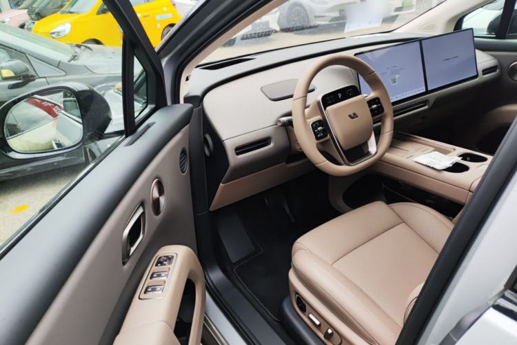 Used Li Auto Li Auto i8 2025 Model Standard Version
